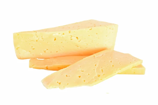 Pedazo de queso aislado sobre un fondo blanco —  Fotos de Stock
