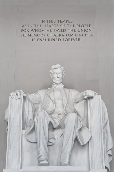 Abraham lincoln v památníku Lincolna washington dc usa — Stock fotografie