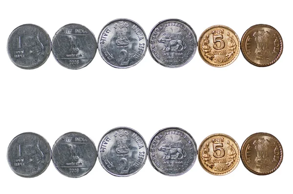 2 σειρές κερμάτων Ινδικό νόμισμα που απομονώνονται σε λευκό αντίγραφο χώρου — Φωτογραφία Αρχείου