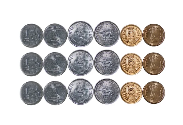3 行印度货币硬币上白色副本空间隔离 — 图库照片