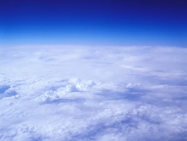 Атмосфера - небо и облака . — стоковое фото