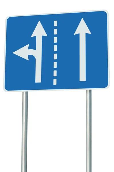 Carreteras de tráfico apropiadas en cruce, salida a la izquierda — Foto de Stock