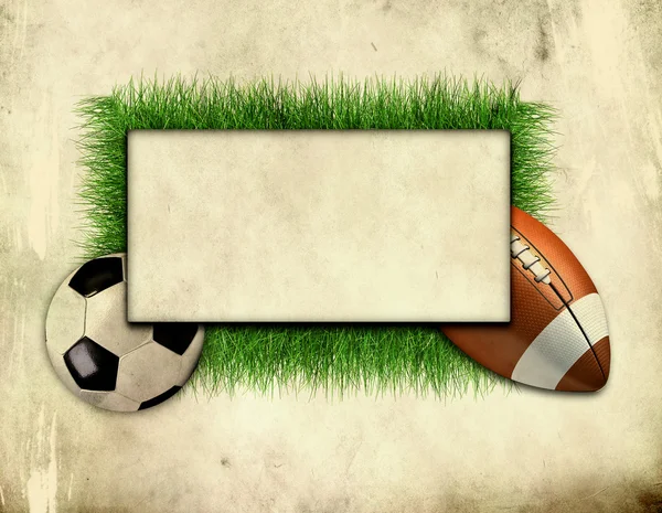 Amerikansk fotboll och soccer ball på grunge bakgrund — Stockfoto