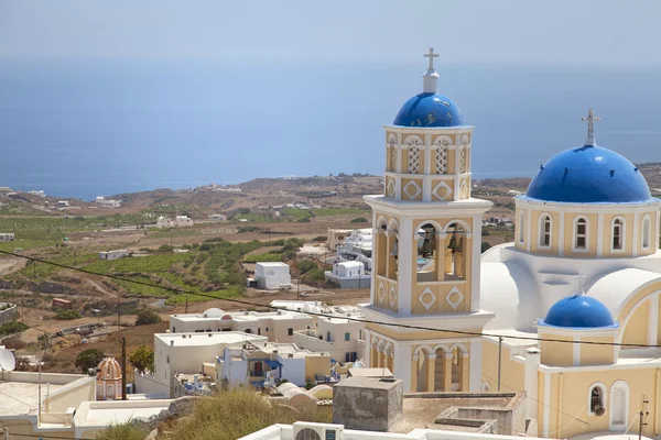 Santorini templom, kilátással a tengerre — Stock Fotó