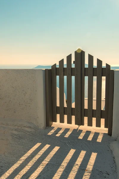 Wooden gate on Santorini — Stock Photo, Image
