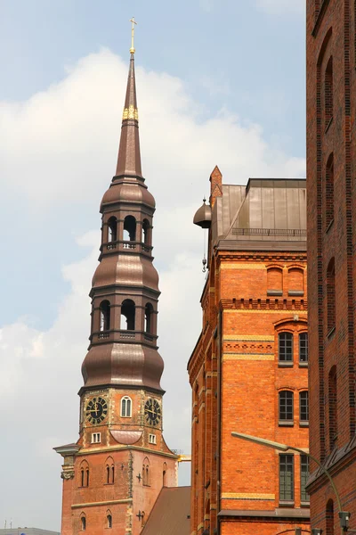 Исторические здания Шпайхерштадта в Гамбурге — стоковое фото