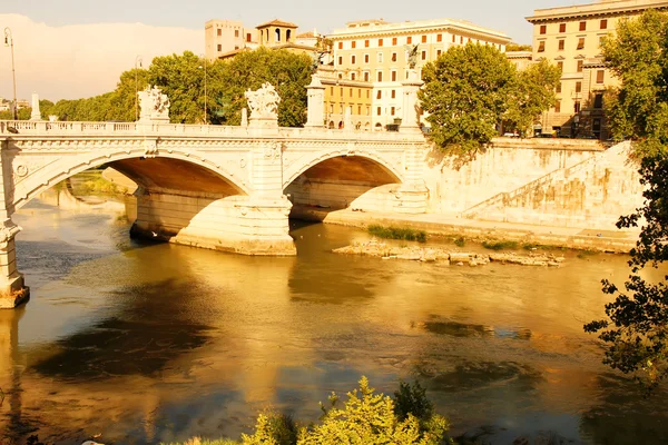 Ponte Vittorio Emanuele II i Rom — Stockfoto
