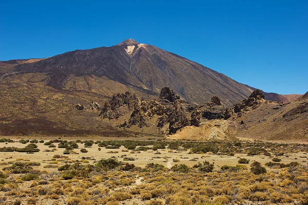 Конічної вулкан гору Тейде або Ель Тейде — стокове фото