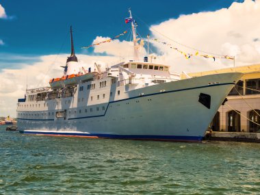 Cruise ship at the bay of Havana clipart