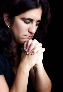 İspanyol kadın izole üzerinde siyah dua