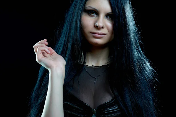 Atrractive goth femme en noir — Photo