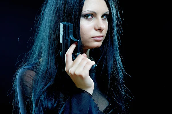 Beautiful goth girl with gun — Stock Photo, Image