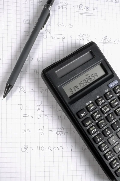 Penna e calcolatore — Foto Stock
