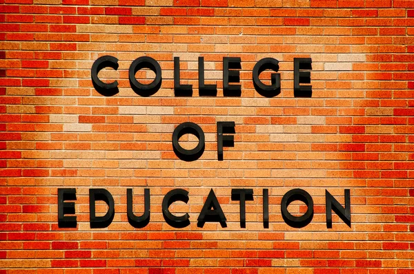 College utbildning tecken — Stockfoto