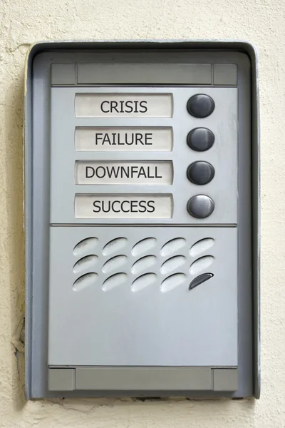 Moderne deurbel plaat crisis mislukking ondergang succes — Stockfoto