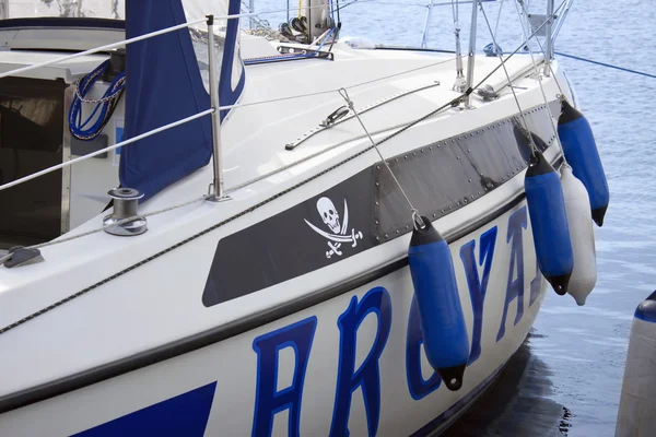 Moored white luxury pirate yacht — Stock Photo, Image