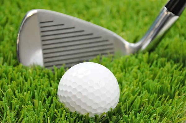 Foco na bola de golfe — Fotografia de Stock