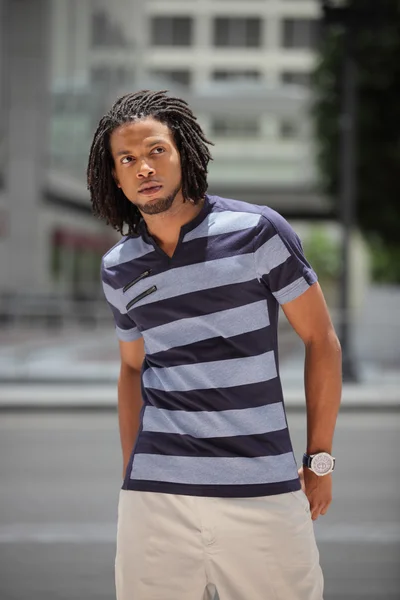 Modelo masculino jamaicano elegante — Fotografia de Stock