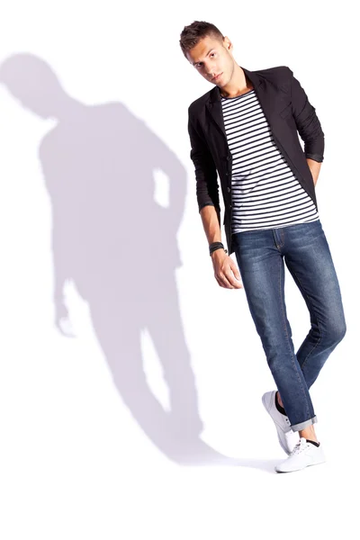 Junge Mode Mann auf weißem Hintergrund — Stockfoto