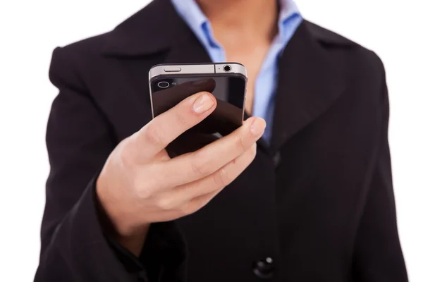 Zakelijke vrouw texting op een smartphone — Stockfoto