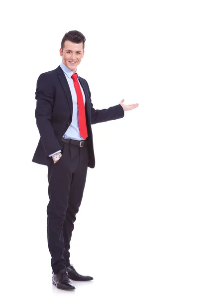 Homem de negócios feliz dando apresentação — Fotografia de Stock