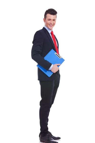 Giovane uomo d'affari con una cartellina blu — Foto Stock