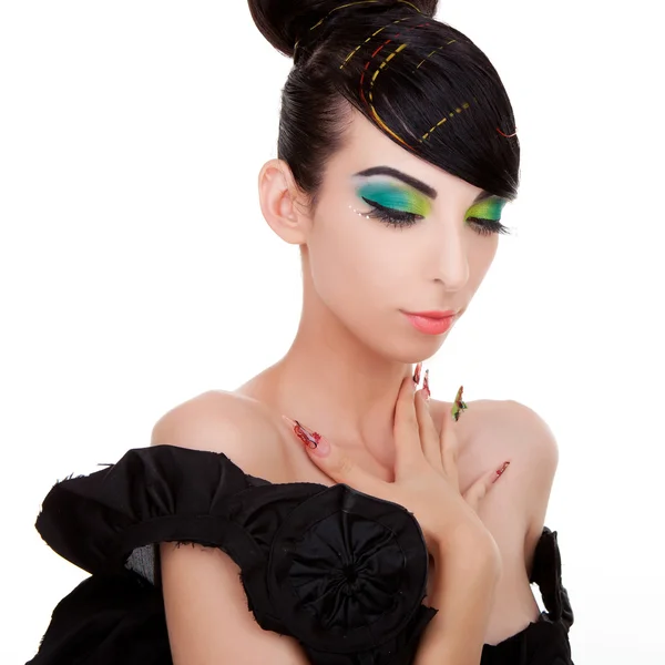 Junge Frau Modell in einem schwarzen Kleid Blick nach unten — Stockfoto