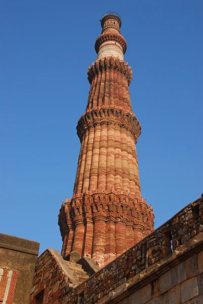 Indie, delhi - qutab minar — Zdjęcie stockowe