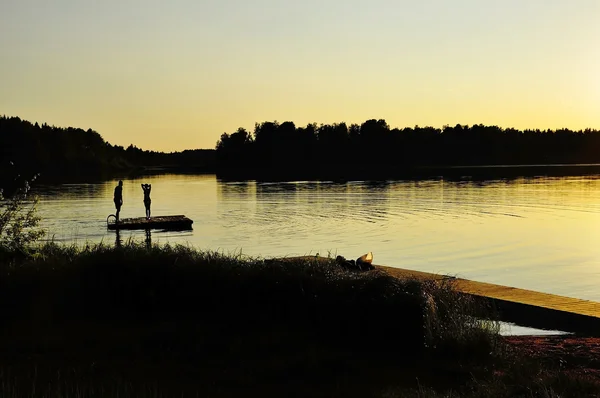 Lugna sjön reflektion — Stockfoto
