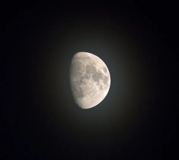 Nebliger Mond — Stockfoto