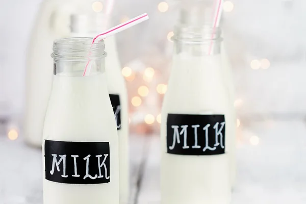 Garrafas de vidro de leite — Fotografia de Stock