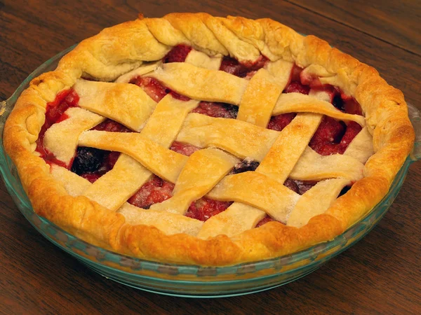 Friss sült három-Berry Pie-kéreg rács — Stock Fotó