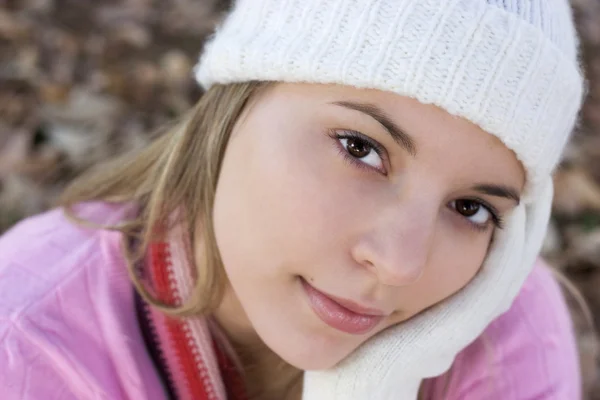 Hravé zimní dívka — Stock fotografie