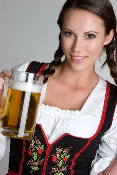 Cerveza chica —  Fotos de Stock