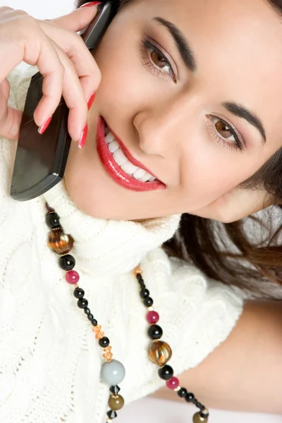 Gyönyörű fiatal nő, mobil telefon hívás — Stock Fotó