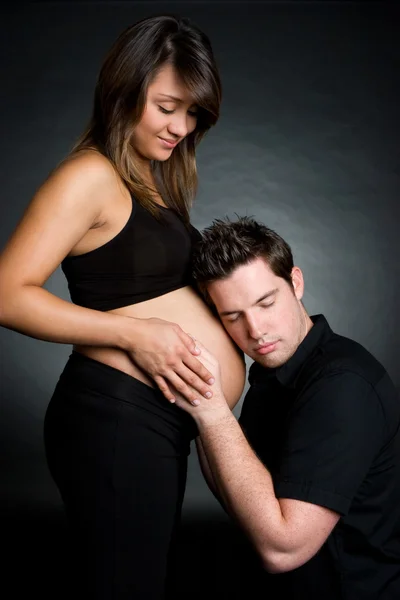 Pareja embarazada —  Fotos de Stock