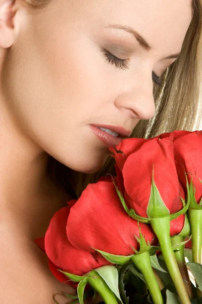 Mulher com rosas — Fotografia de Stock