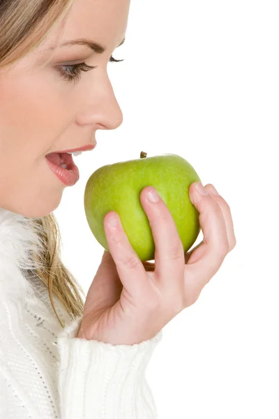 女性の食用リンゴ — ストック写真