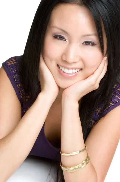 Aziatische vrouw die lacht — Stockfoto