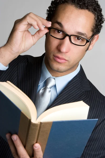 Podnikatel čtení kniha — Stock fotografie