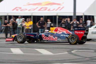 2012 Ukrayna çalıştırmak kırmızı boğa showcar