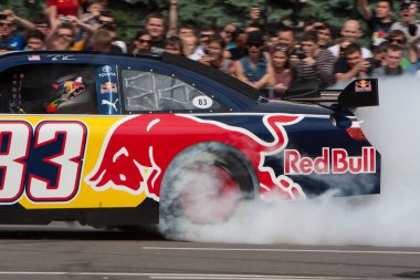 2012 Ukrayna çalıştırmak kırmızı boğa showcar