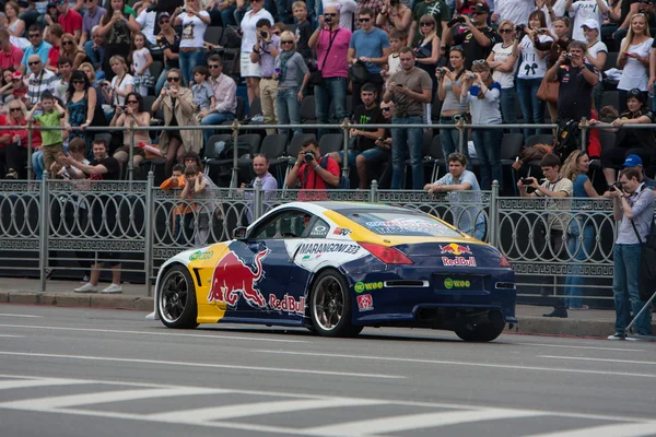 Ukrainian Drift Champion Alex Grinchuk drive the Nissan 350Z, Red Bull Racing Drift Team — Stock Photo, Image