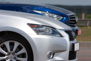 sürücü yeni lexus, Infiniti ve porsche tanıtım ve test