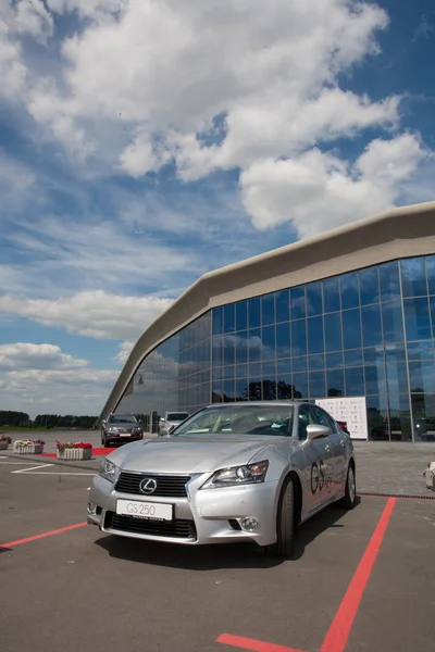 Presentación y prueba de conducción de nuevos Lexus, Infiniti y Porsche Imagen de stock