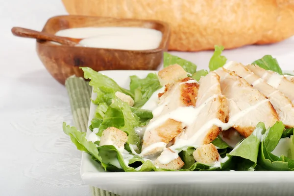 Closeup salada de frango cesar — Fotografia de Stock
