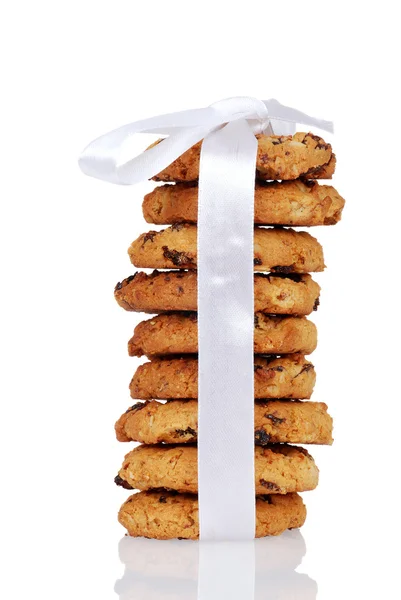 흰색 레이스 리본 오트밀 건포도 쿠키 — 스톡 사진