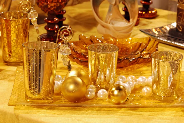 Decorações de mesa de Natal de ouro — Fotografia de Stock