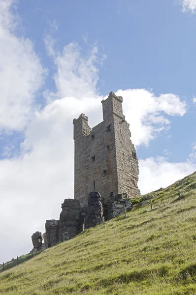 Förstörda tornet på dunstanburgh — Stockfoto