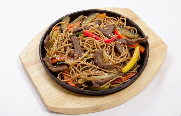 stock image Buckwheat noodles with beef